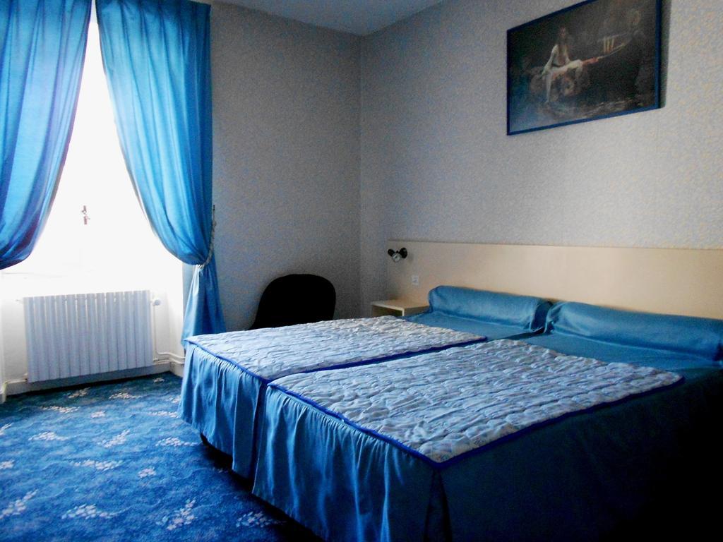 Hotel Restaurant Du Moulin De Barette Blavozy Room photo