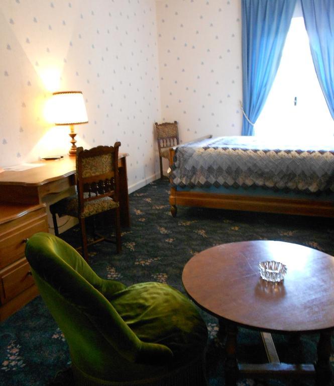 Hotel Restaurant Du Moulin De Barette Blavozy Room photo